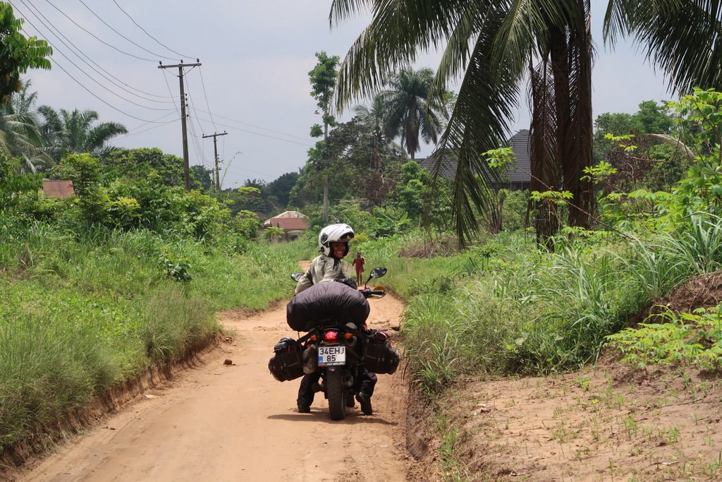 Bati Afrika motosiklet rotasi Nigerya